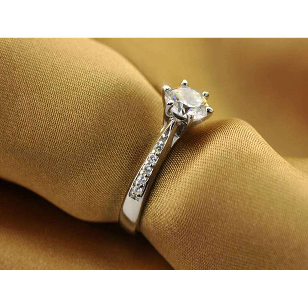 925 Sterling Silver Classic Ring for Women Six claw jewelry simple 70ct imitation diamond women's ring H260312