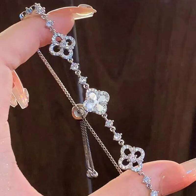 Shine Four-leaf Flower Cubic Zirconia Bracelets for Women Girls Luxury Hollow Elegance Clover Bracelet Jewelry Gifts Z260313