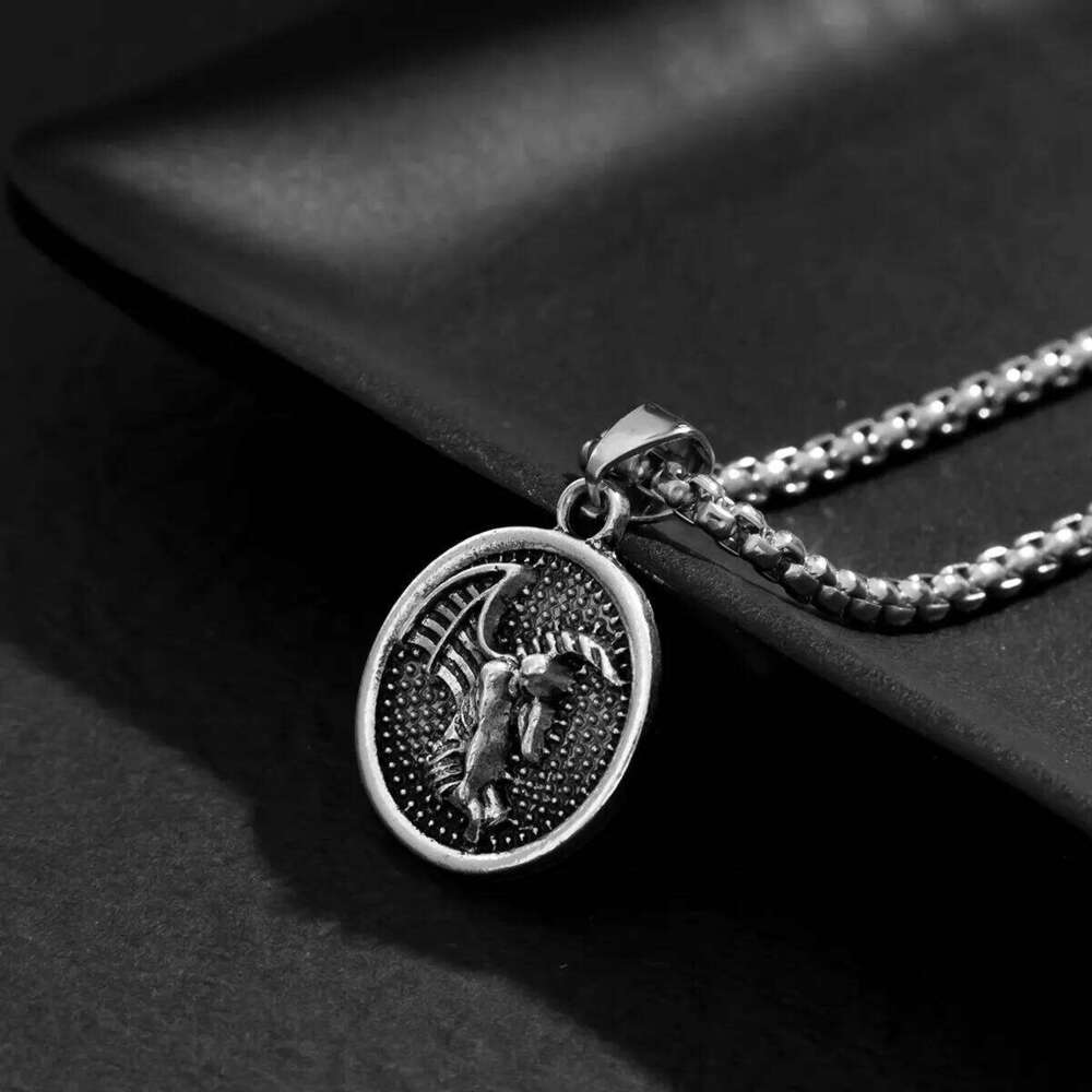 Vintage Simple Alien Human Coin Pendant Choker Necklace for Men Trendy Punk Long Chain on the Neck Jewelry Accessories Male Gift H260312