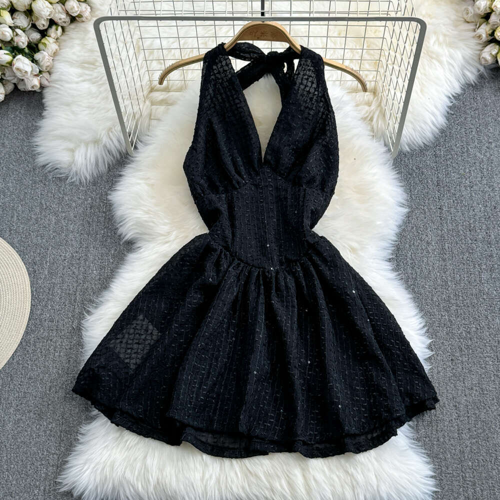 Spring and summer Korean fashion high-end backless collar deep V-neck backless waist cinching slim fit sleeveless c10 fluffy short skirt