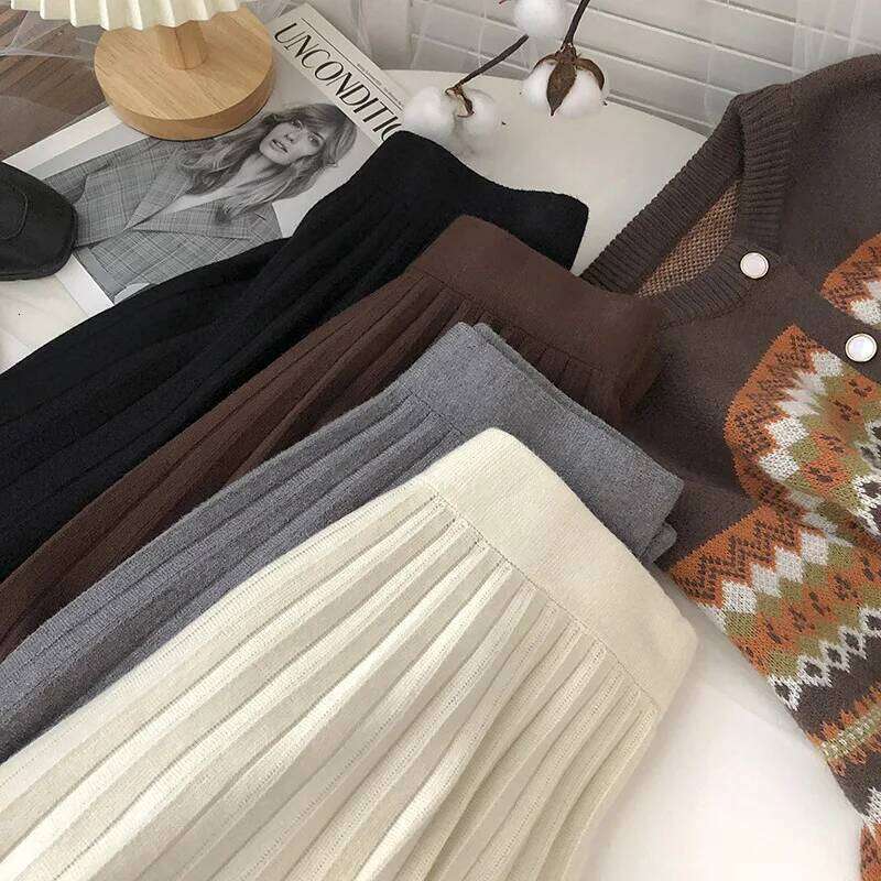 Knit White for Autumn A Line Short Woman Elastic Waist Women Knitted Black Mini Pleated Skirt Z260314