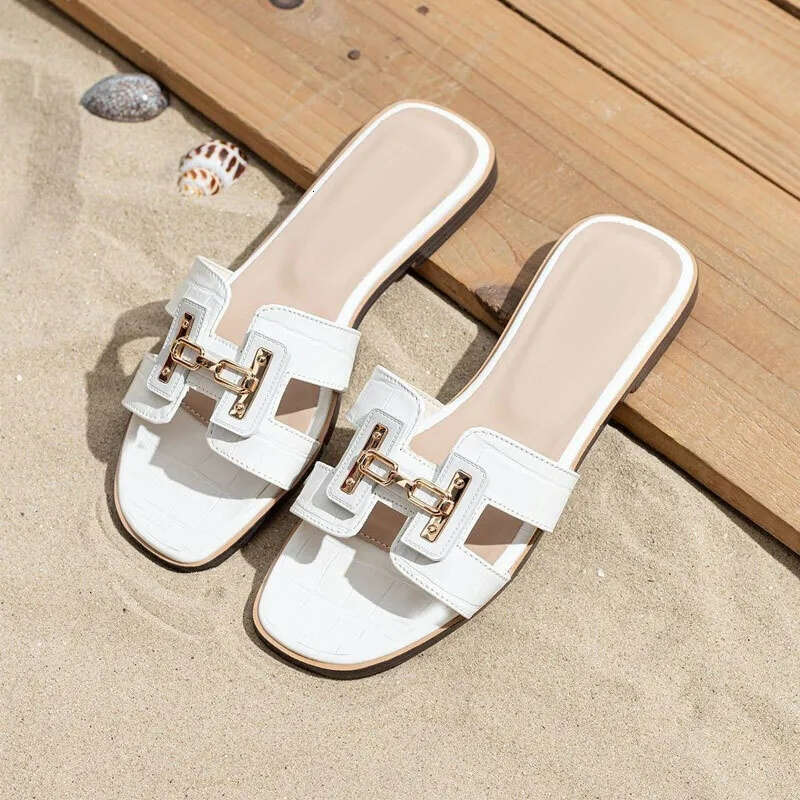 Slippers Korean Style Summer New Fashion Versatile Flat For Women Outdoor Luxury Designer Sandals Casual Vacation Beach Slippers