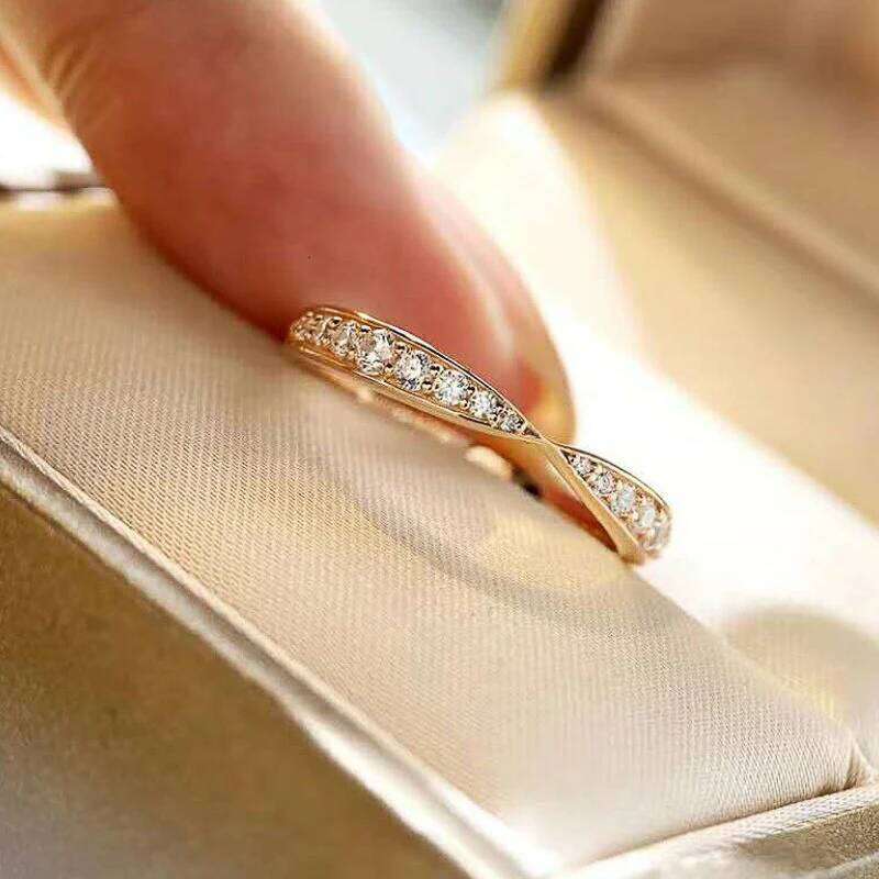 Huitan Fancy Cross Rings for Women Simple Fashion Wedding Bands Accessories Modern Lady's Everyday Ring Trendy Jewelry Drop Ship H260312