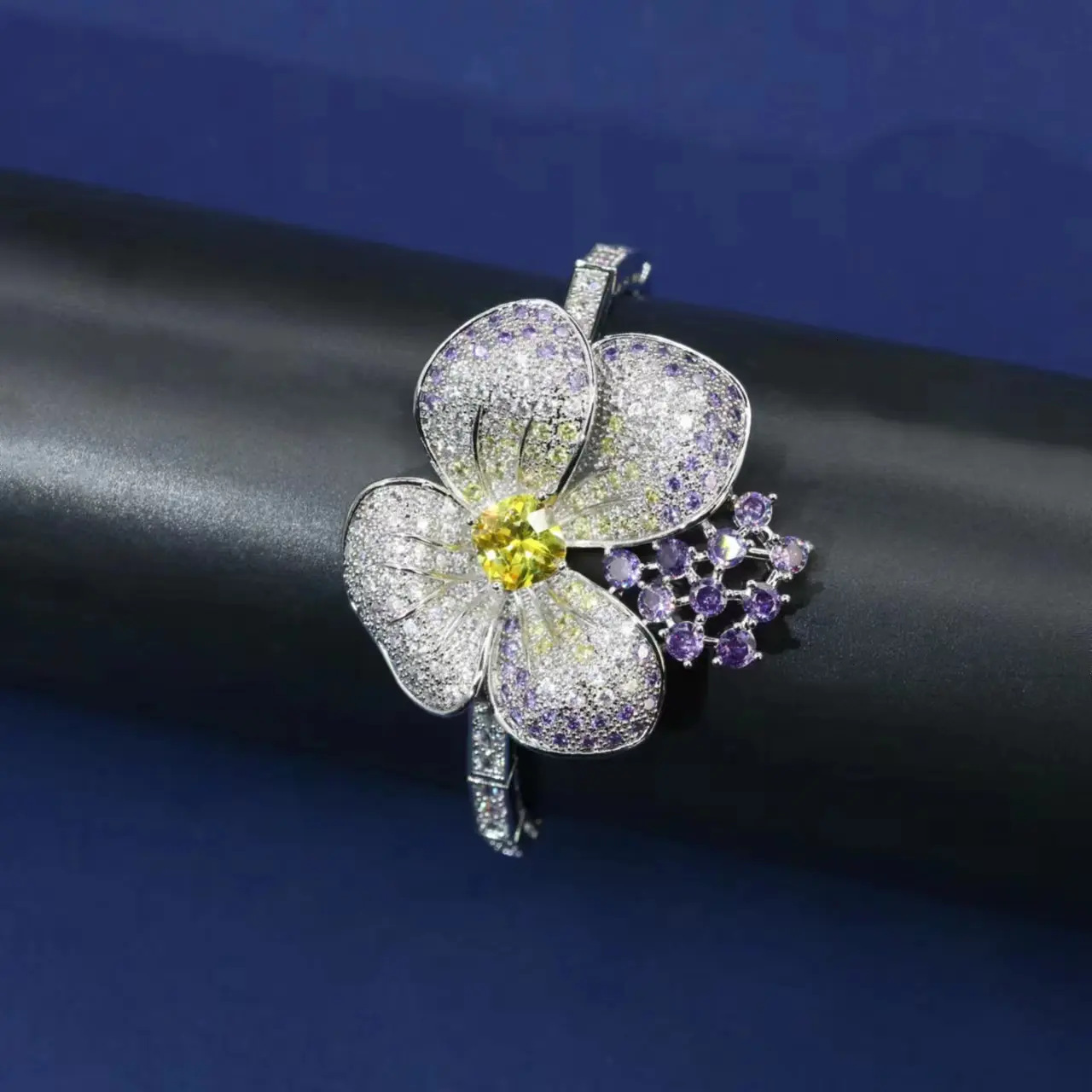 European American Cross-Border Flower Zircon Necklace And Fashionable Women's Accessories Earring Set High-End Niche Luxury Bridal Dress Accessor