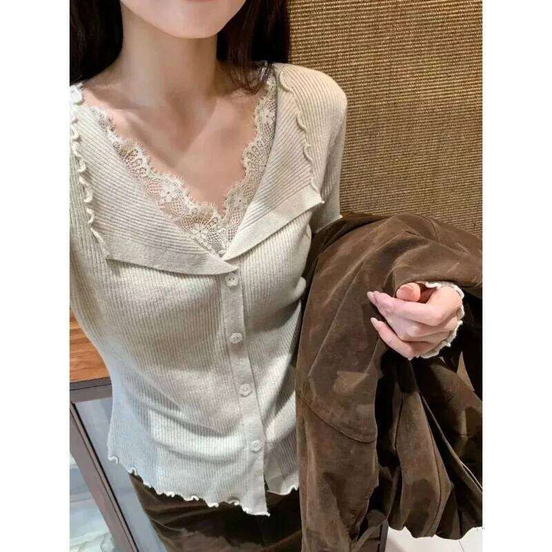 French Lace V-neck Splicing Fungus Edge Long-sleeved Sweater for Women Autumn Winter New Bottoming Shirt Top Cardigan Z260313