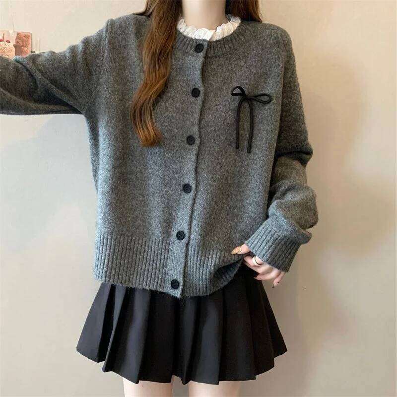 Retro Lace Spliced Gray for Women in Autumn and Winter Style Chic Round Neck Button Knitted Sweater Z260313