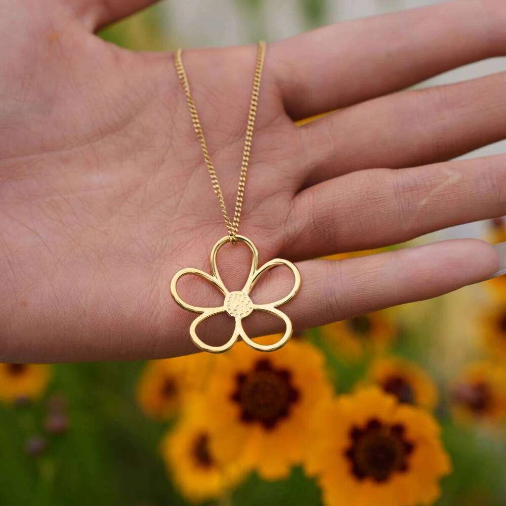 Minimalist Statement Metal 18K Gold Plated Daisy Flower Hollow Necklace Stainless Steel Waterproof Quality Fashion Jewelry Gift H260312
