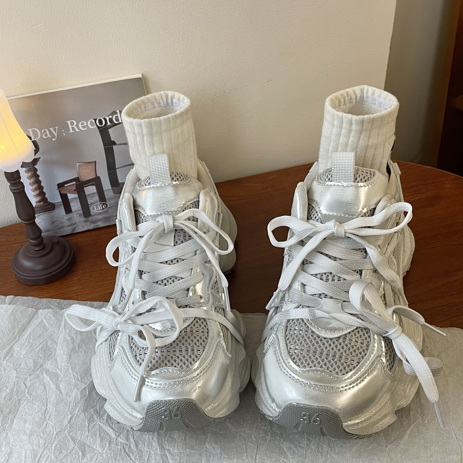 New Trendy Shoes Retro Popular Dad Snea For Women New Model Makes Feet Look Smaller Breathable Round Toed Lightweight Thick Soled Distressed