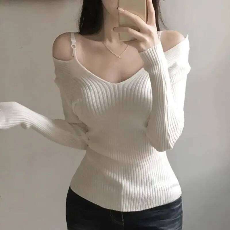 Shoulder Bared V-Neck Knitted Pullover Women's Spring 2026 Back Hollow-Out Jersey Sweater Solid Versatile Long Sleeved Jumpers Z260313