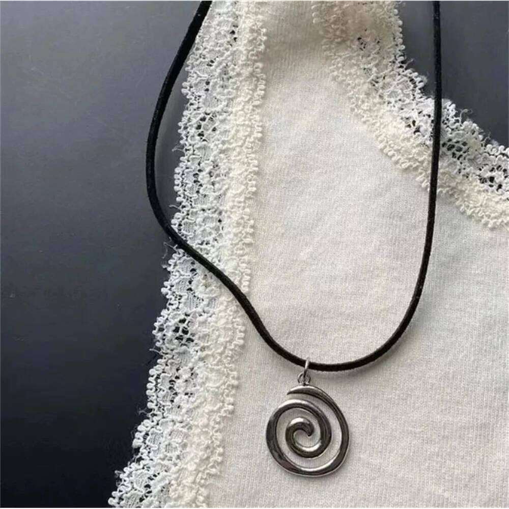 Vintage Spiral Vortex Pendant Hand-woven Leather Rope for Women Unisex Boho Pentagram Necklace Fashion 2023 Y2K Jewelry H260312