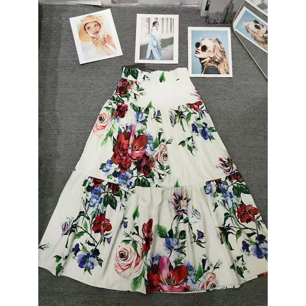 Designer women's retro printed high waisted c10 skirt, fashionable and versatile, pleated and loose A-line fluffy skirt