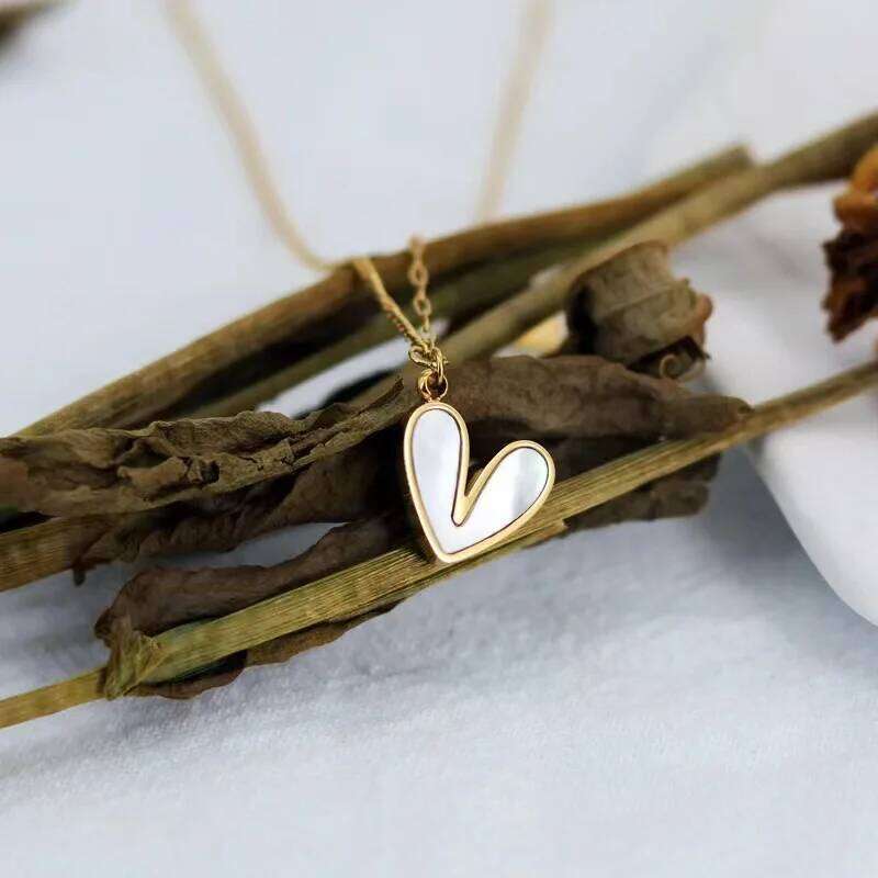ANENJERY L316 Stainless Steel White Shell Heart Pendant Necklace for Women Dainty Simple Tender Clavicle Chain Jewelry Gift H260312
