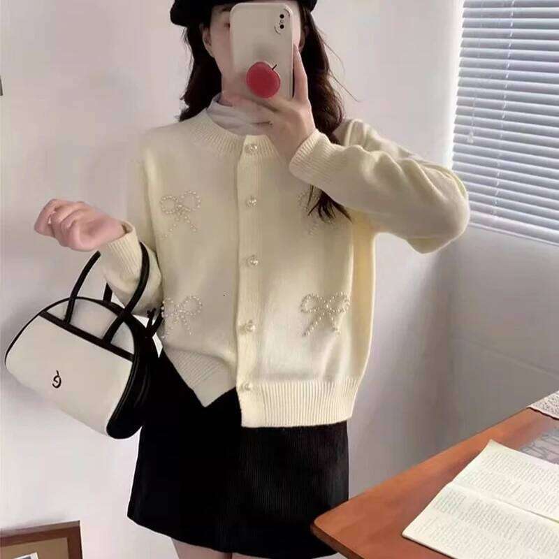 Sweet Pearl Bow Nail Bead Round Neck for Women Autumn Winter Look Thin Style Single Breasted Knitted Sweater Cardigan Z260313