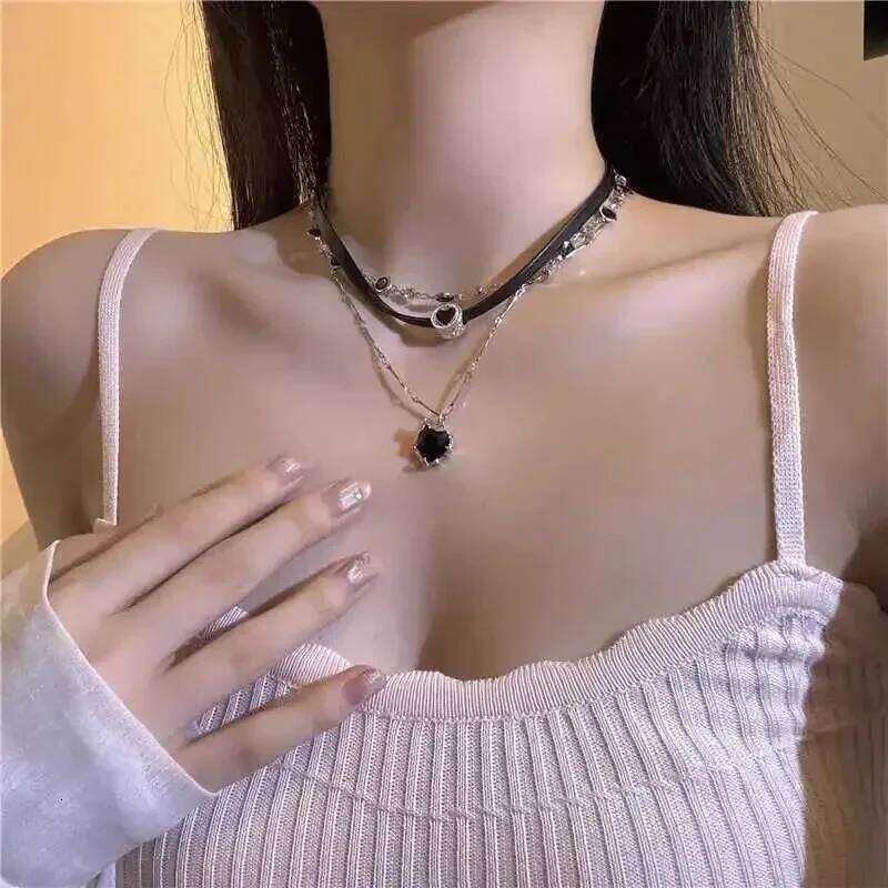 Punk Gothic Necklace Y2k Grunge Multilayer Black Heart Pendant Choker Clavicle Chain Women Girls Aesthetic Jewelry Accessories H260312