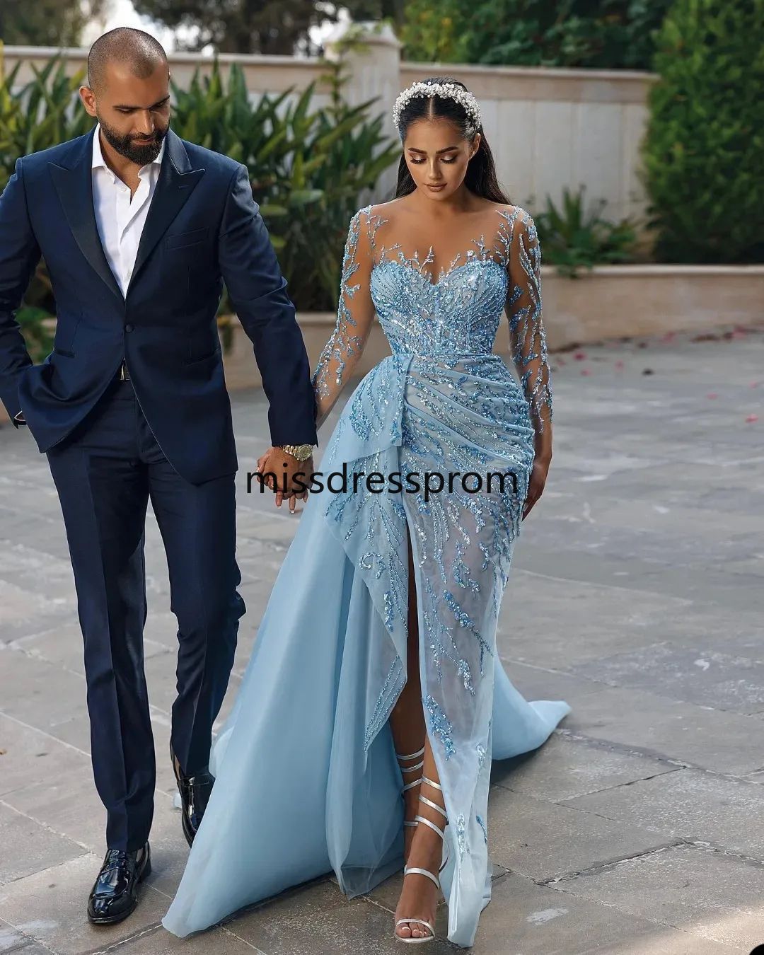 Sky Blue Beaded 2026 Prom Dresses Scoop Neck Long Sleeves Sequins Sweep Train Side Slit Custom Made Ruched Evening Party Gowns Vestidos Formal Ocn Wea