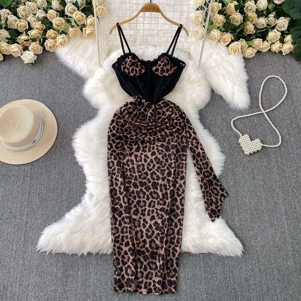 2026 European and American style sexy lace patchwork leopard print camisole dress, long length, designer slim fit to highlight figure