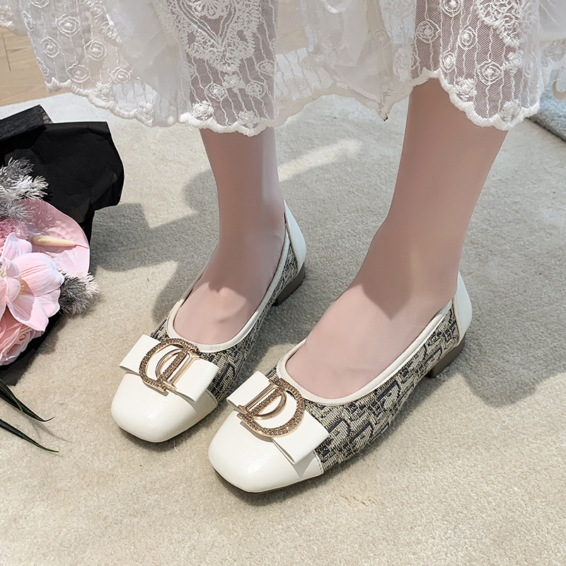 New Brand Women Flats Soft Ballet Shoes Slip On Loafers Soft Women's luxury formal shoes with metal decoration Casual Shoes Mujer Ladies Shoes Bo