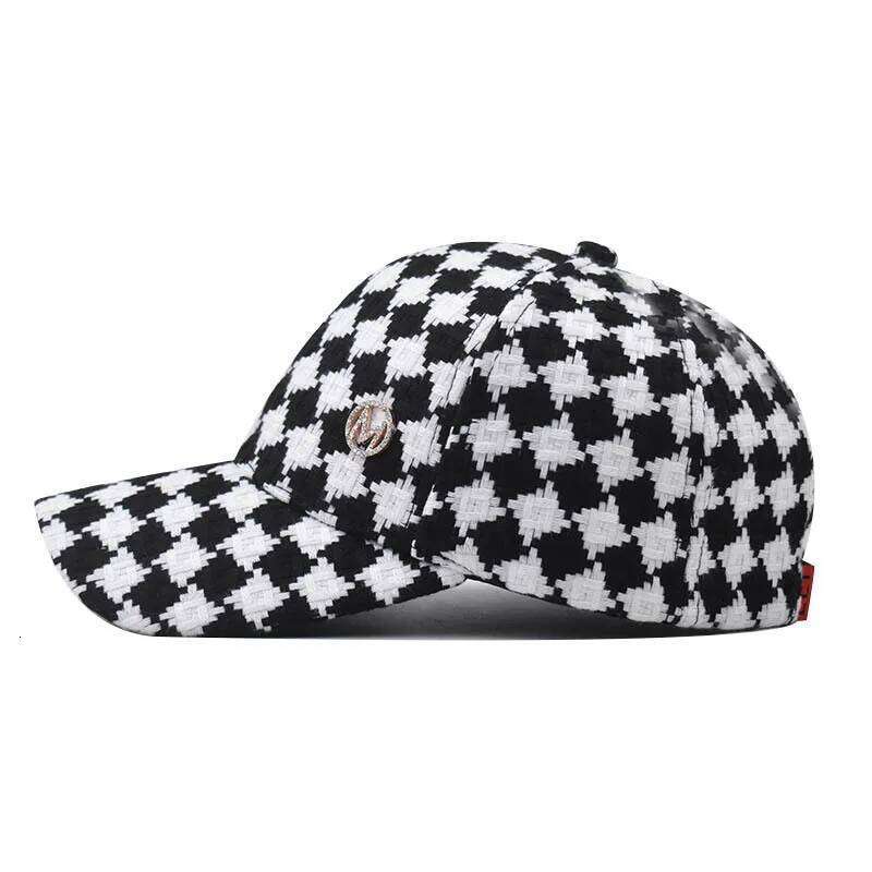 FS 2025 Beige Plaid Design Baseball Caps For Men Luxury Brand Women Cap Cotton Winter Streetwear Trucker Hat Casquette Femme Z260314