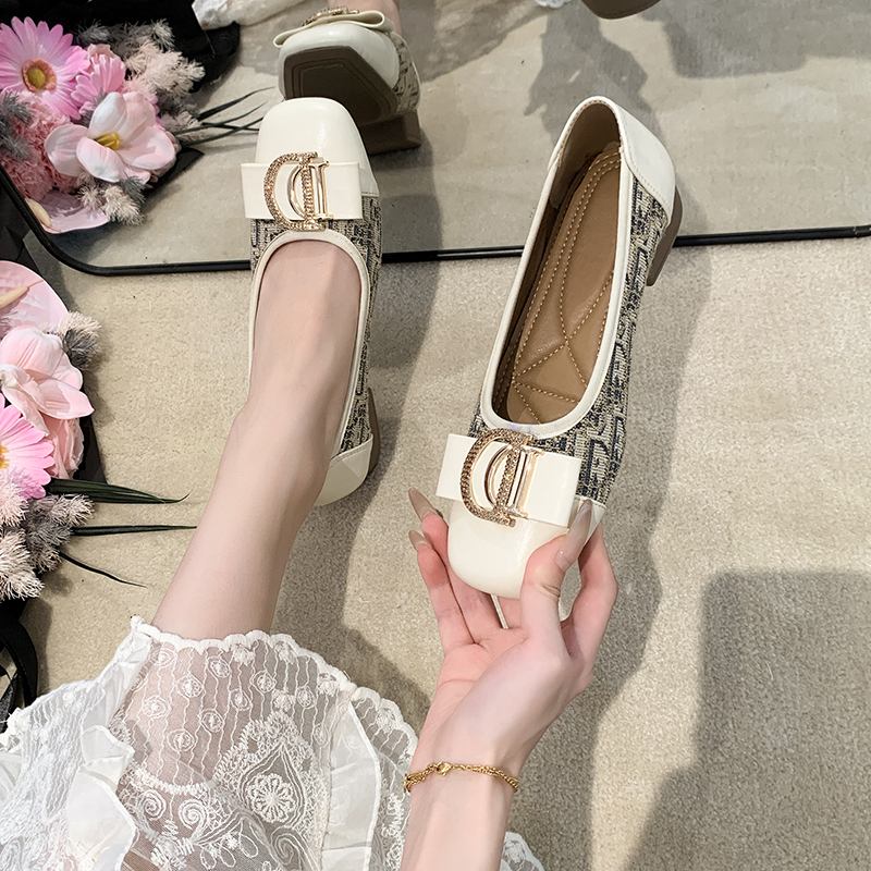 Womens Luxury Shoes Round Head Low Heel Shoes Soft Soled Metal Design Comfortable Work Shoes Sexy Style Square Head Embroidery Skirt Low Heels designe