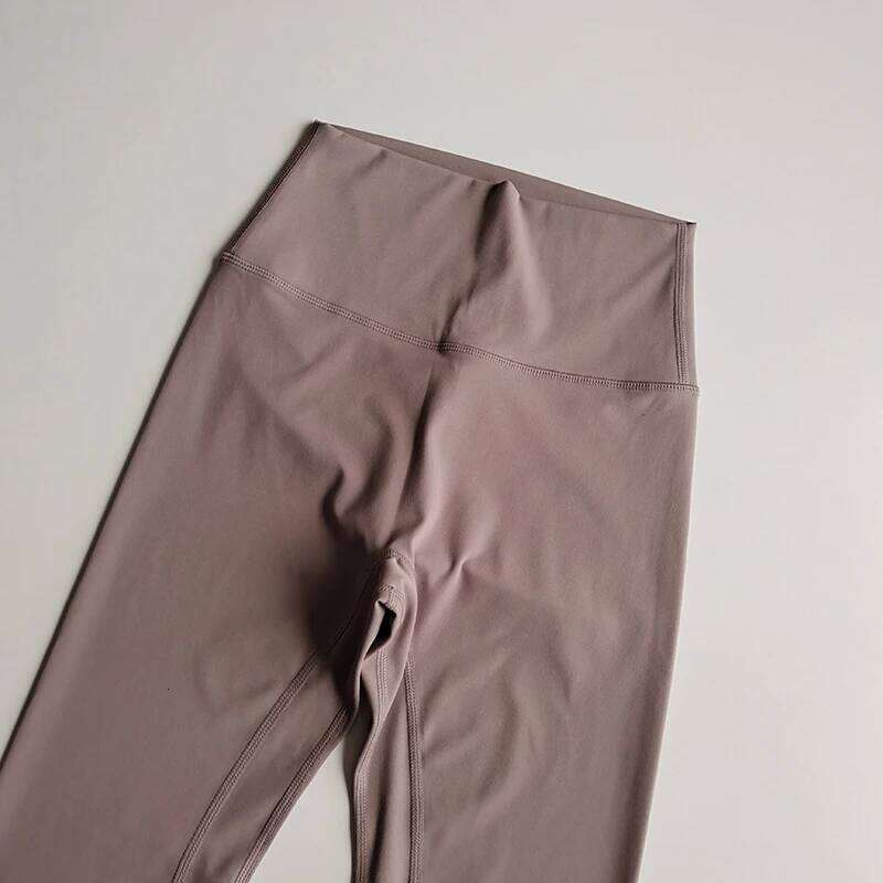 Fitness Pants Elastic Tight Fitting Seamless Naked Yoga High Waist Hip Lifting Quick Dry Running Sports Leggings Outdoor Wear 26Y0313