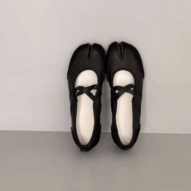 Black Silver Red Ballet Flats Trainers Women Split Toe Ballerina Tabi Walking Sneakers Woman Mary Jane Shoes Footwear Summer