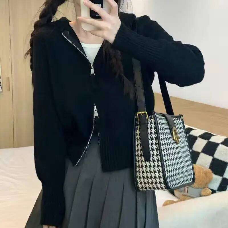 Autumn Winter Pink Knitted Cardigan Hooded Zipper Jackets Sweaters Short Tops Streetwear Design Trend Coats Loose Lazy Coat New Z260313