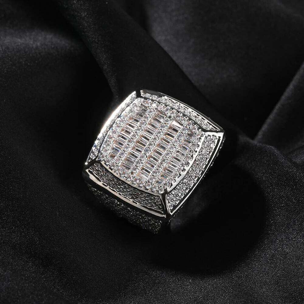 THE BLING KING Men's Iced Square Micro Paved 5A+ Cubic Zircon Hip Hop Cluster Pinky Ring Radiant Baguette Champion Jewelry H260312