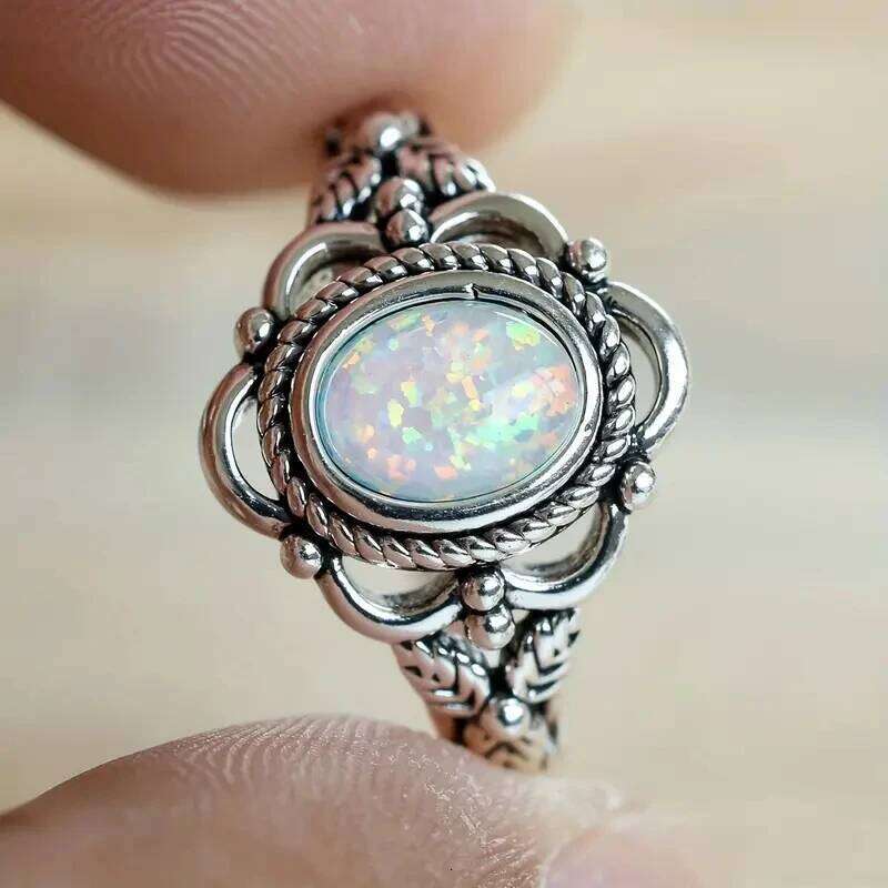Huitan Vintage Style Aesthetic Finger Ring for Female Anniversary Accessories with Simulated Opal Retro Party Jewelry H260312