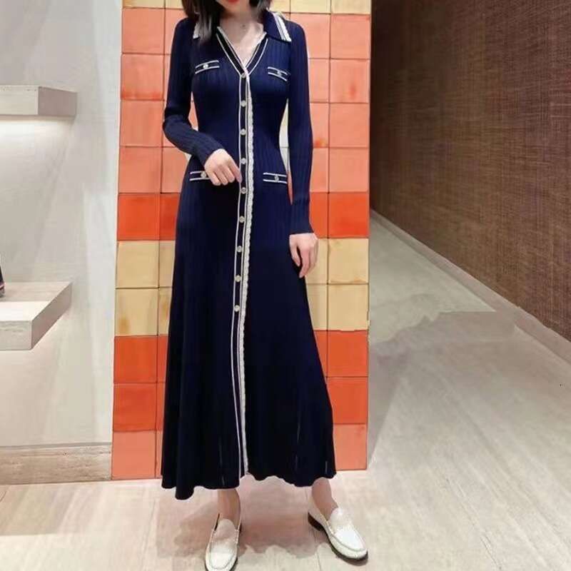 2026 Spring/Summer New Designer Single breasted Women's Slimming Long Beard V-neck A-line Extra Long Dress