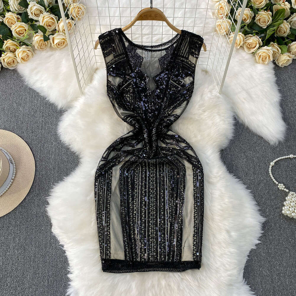 European and American mesh A12 sequin V-neck women's sleeveless dress 2026 new high-end waist cinching slimming and slimming
