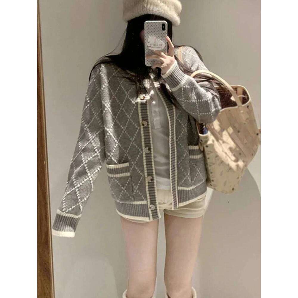 Long Sleeve Knitted Cardigan Argyle Sweater Autumn Winter Women Loose Jackets Plaid Office Coat Pockets Casual Elegant Clothes Z260314