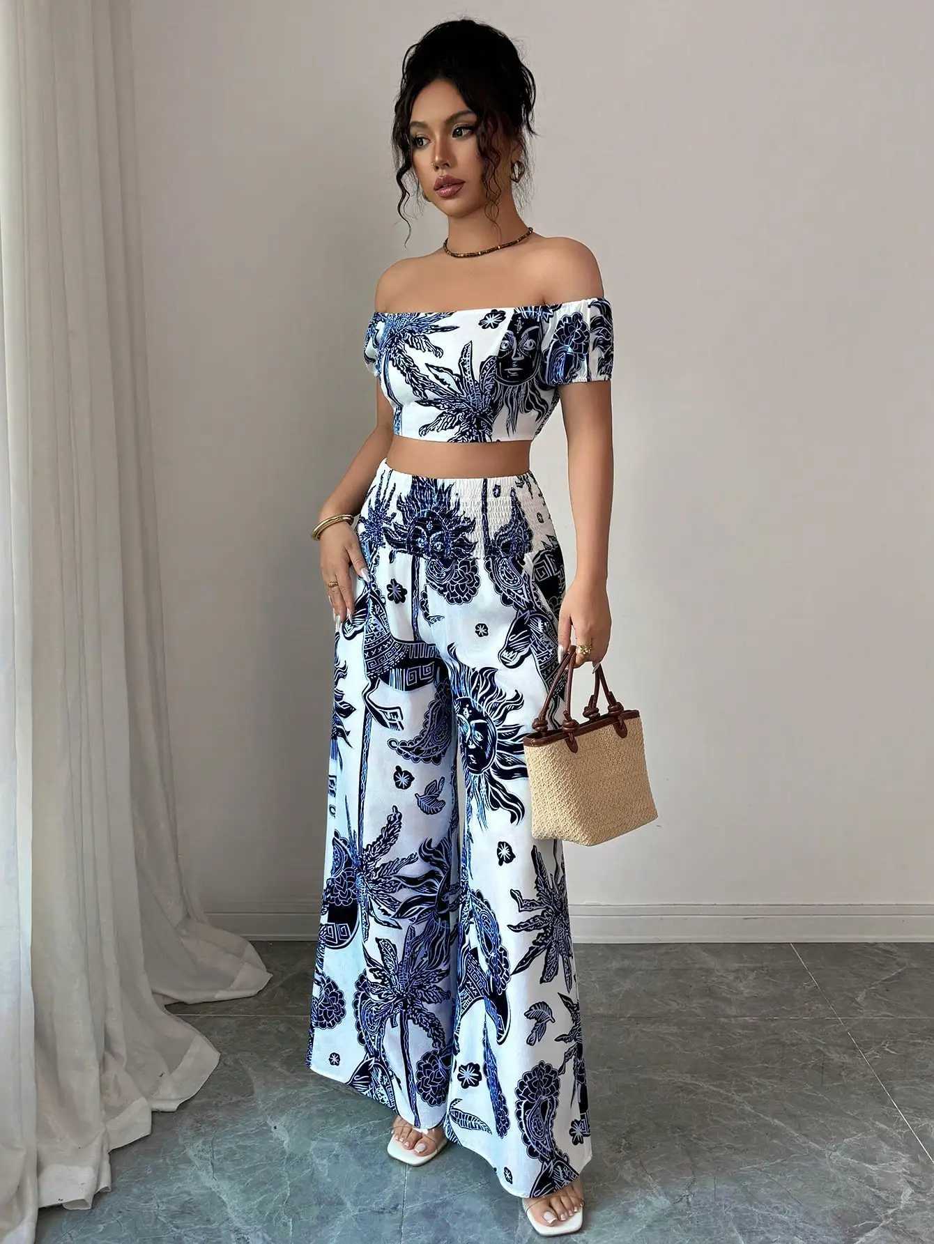 Off-Shoulder Crop Top and Wide-Leg Pants Set with Tribal-Inspired Print M260313