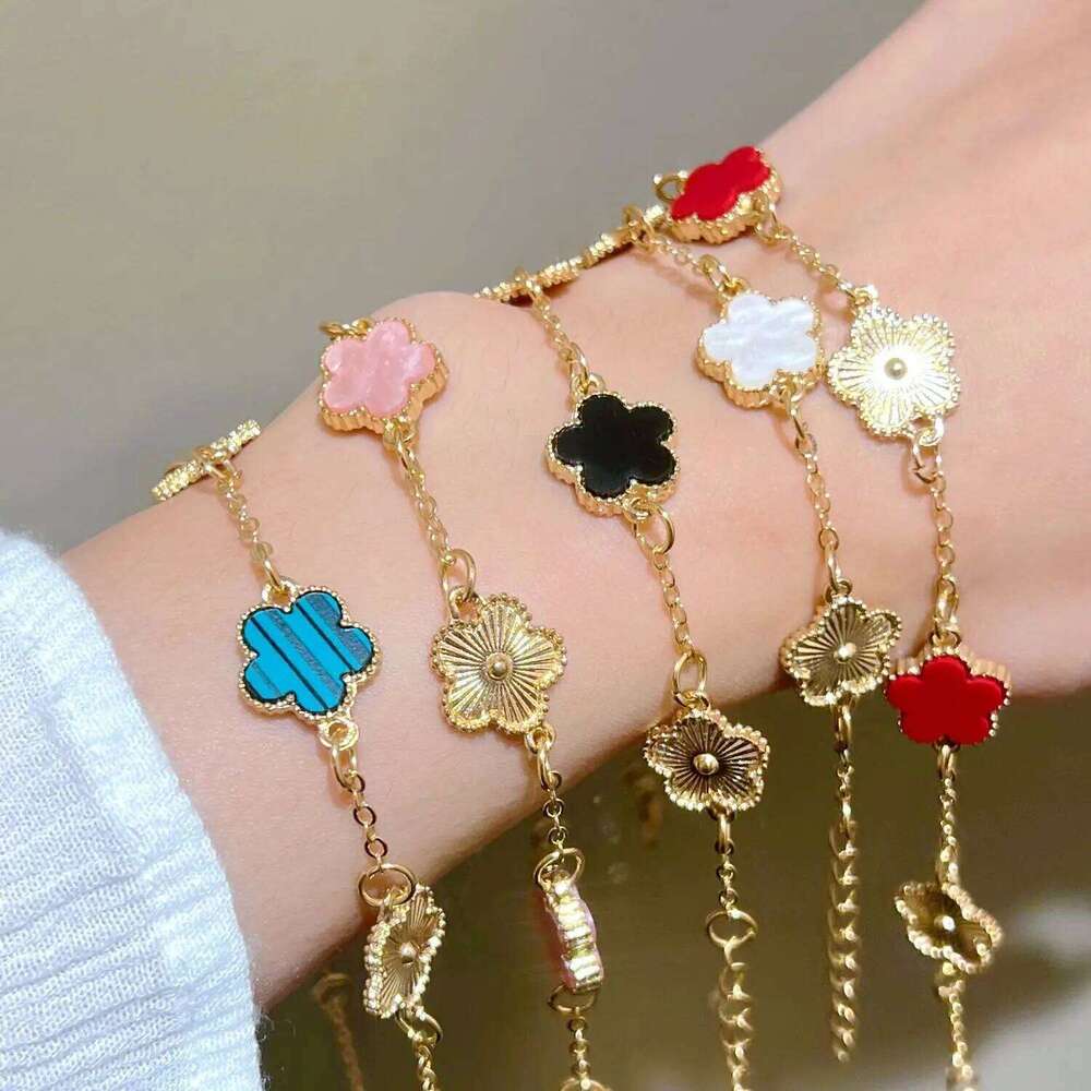 Hot Sale Lucky Fashion Elegance Five-Leaf Bracelets for Women Retro Colorful Metal Plant Flower Bracelet Charm Jewerly Z260313