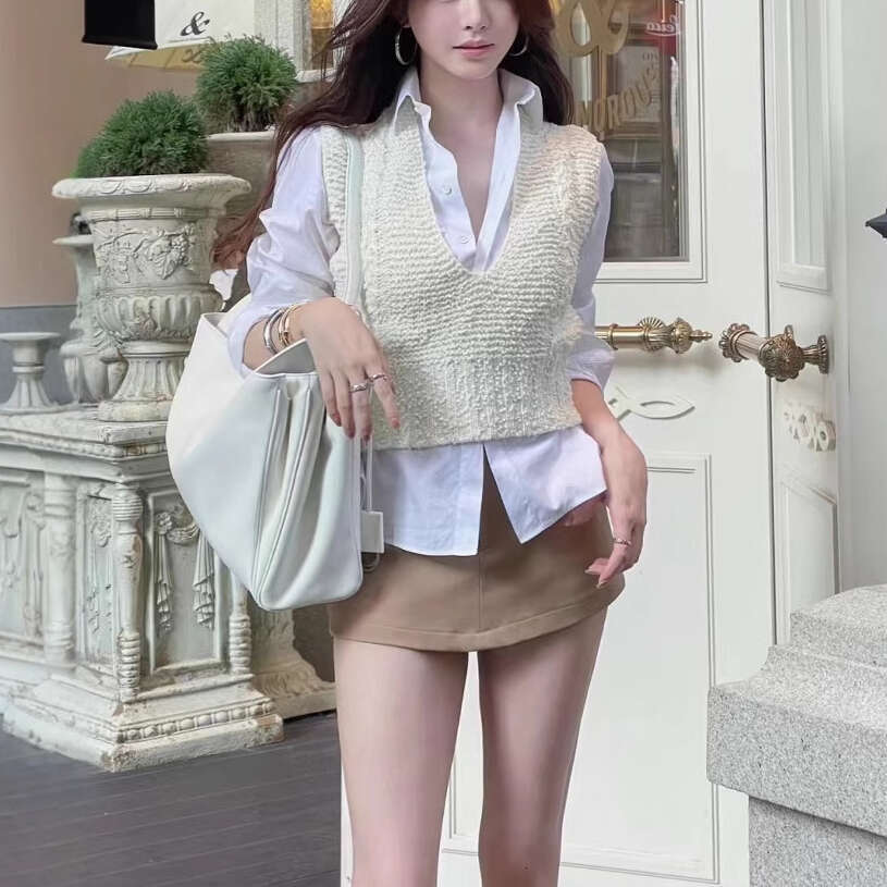 2026 Spring/Autumn a16 New Low Collar Long Sleeve Shirt with V-neck Sleeveless Soft Knitted Tank Top