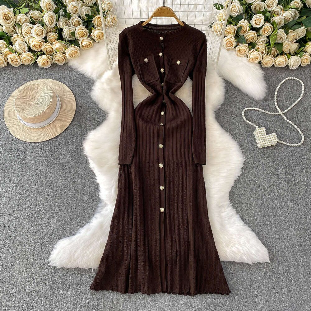 Designer socialite goddess style inspiration women's long sleeved knitted dress autumn and winter with metal buckle waist cinching slimming
