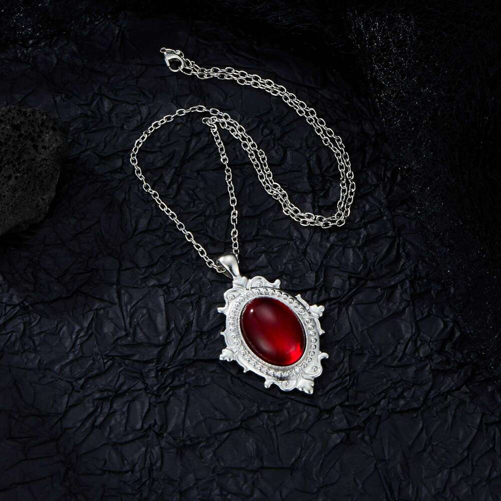 European and American Trend Gothic Green Red Vampire Mysterious Pagan Witch Jewelry Retro Relief Pendant Necklaces Gift H260312
