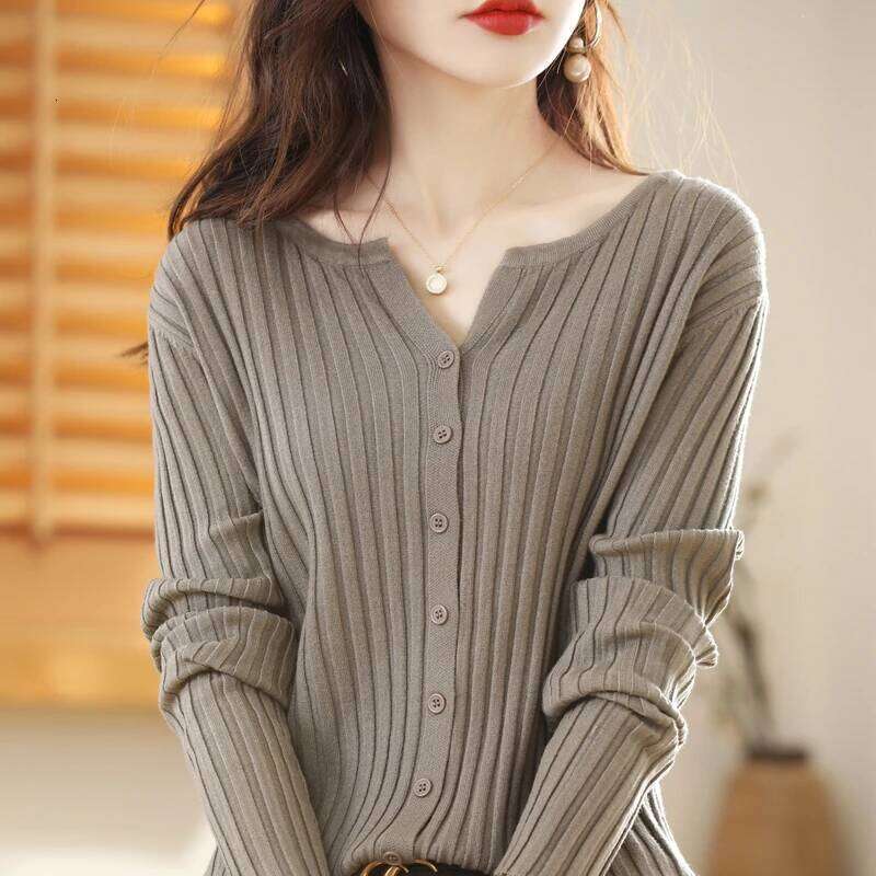 2025 Autumn Winter New Solid Cardigan Women's O-Neck Sweater Knitted Bottoming Shirt Striped Korean Fashion Undershirt Knitwear Z260313