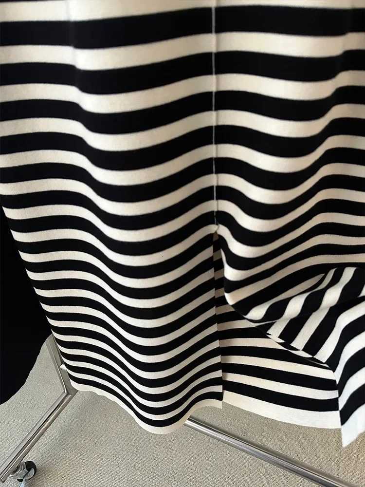 striped knitted sleeveless vest dress for women in summer loose and slimming high waist straight tube skirt retroT260314