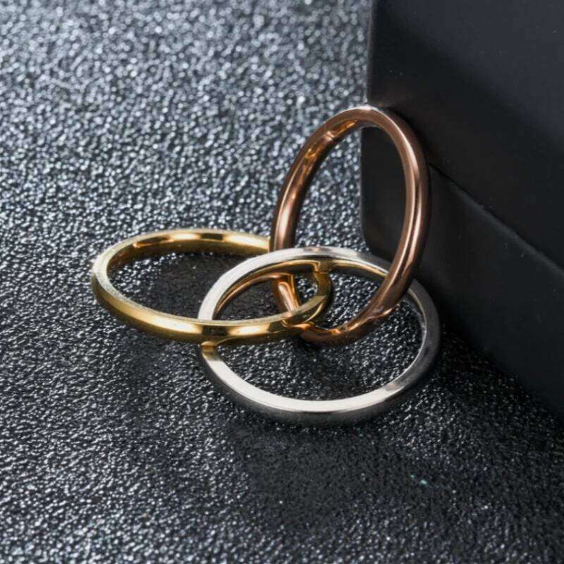 2025 Hot Selling Stainless Steel Fashion Classic Style Three Interlocking Ring For Women Men Jewelry Gifts Size 5-11 H260312