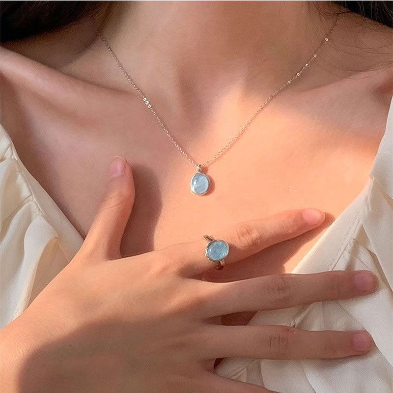 Hot-Selling Aquamarine Moonstone Necklace For Women, High-End Fashionable Women's Accessories Ins Style Versatile Oval Pendant Collarbone