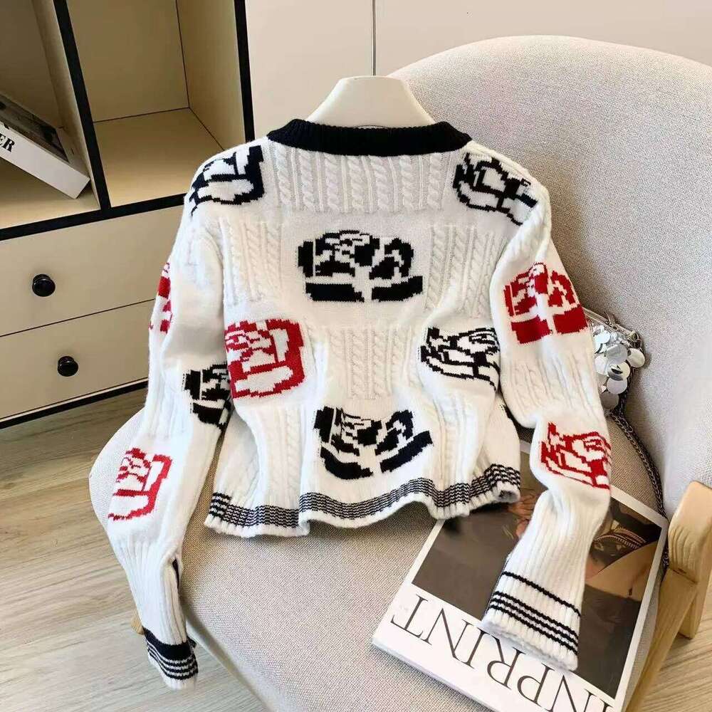 Women's White Rose Embroidery Cardigan Vintage 2000s Y2k Jumper Top Knitwear Long Sleeves Cashmere Sweater Autumn 2025 Z260313