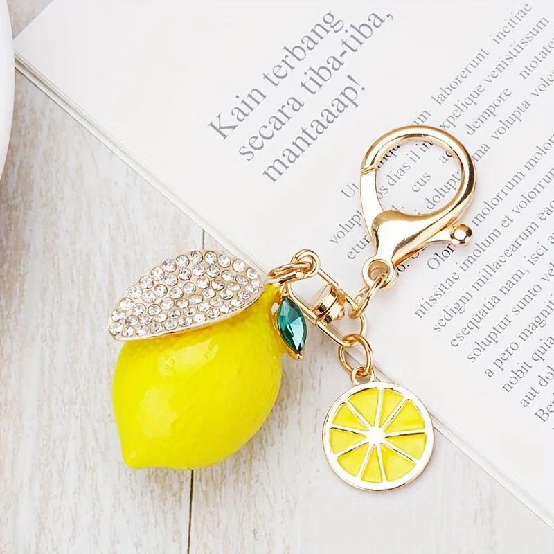 Summer Style Decorative Alloy Rhinestone Lemon Keychain with Lobster Clasp Fruit Key Ring Bag Car Decoration 260311