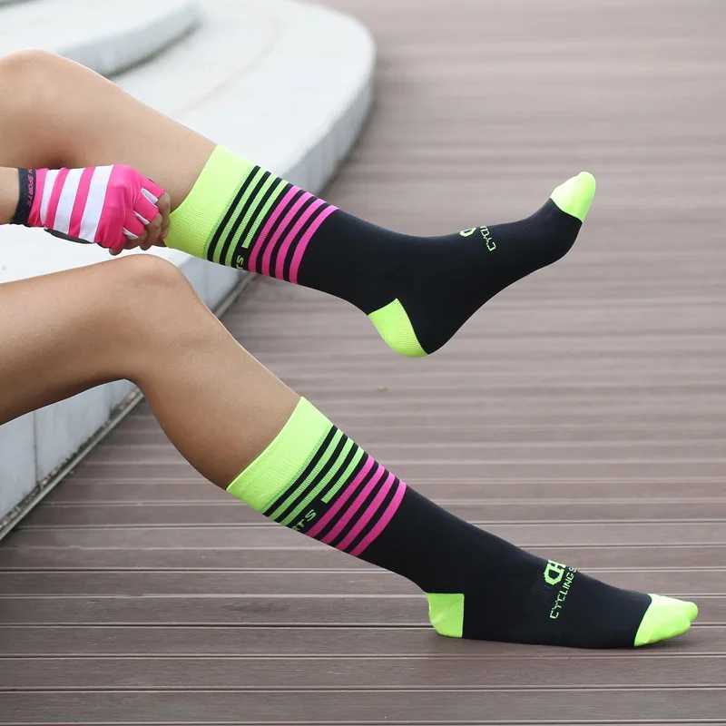 2 Pairs Sport Socks Unisex Professional Cycling Socks Men Outdoor Sports Socks Bike Footwear Road Bike Compression Socks Running D260313