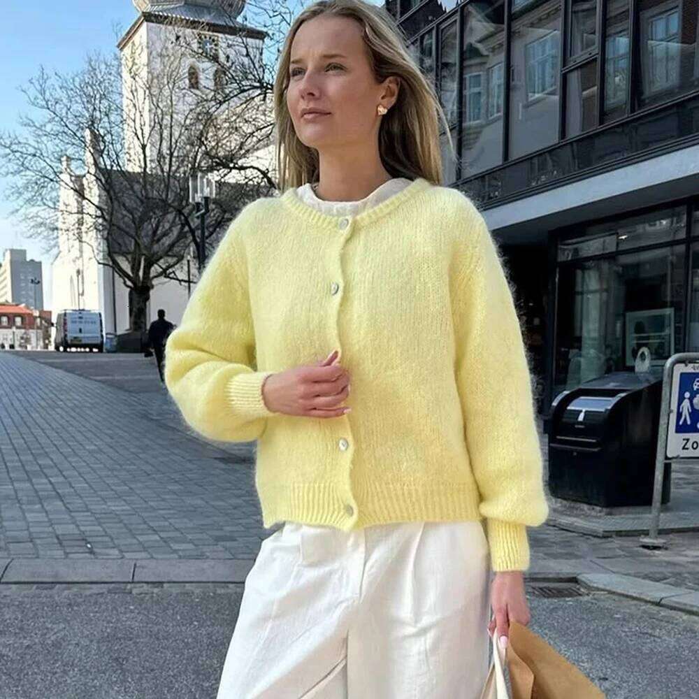 Tuularose Autumn Knitted Cardigan Fashion Solid Casual Button Knit Top Basic Office Lady Streetwear 2025 New Women Sweater Z260314