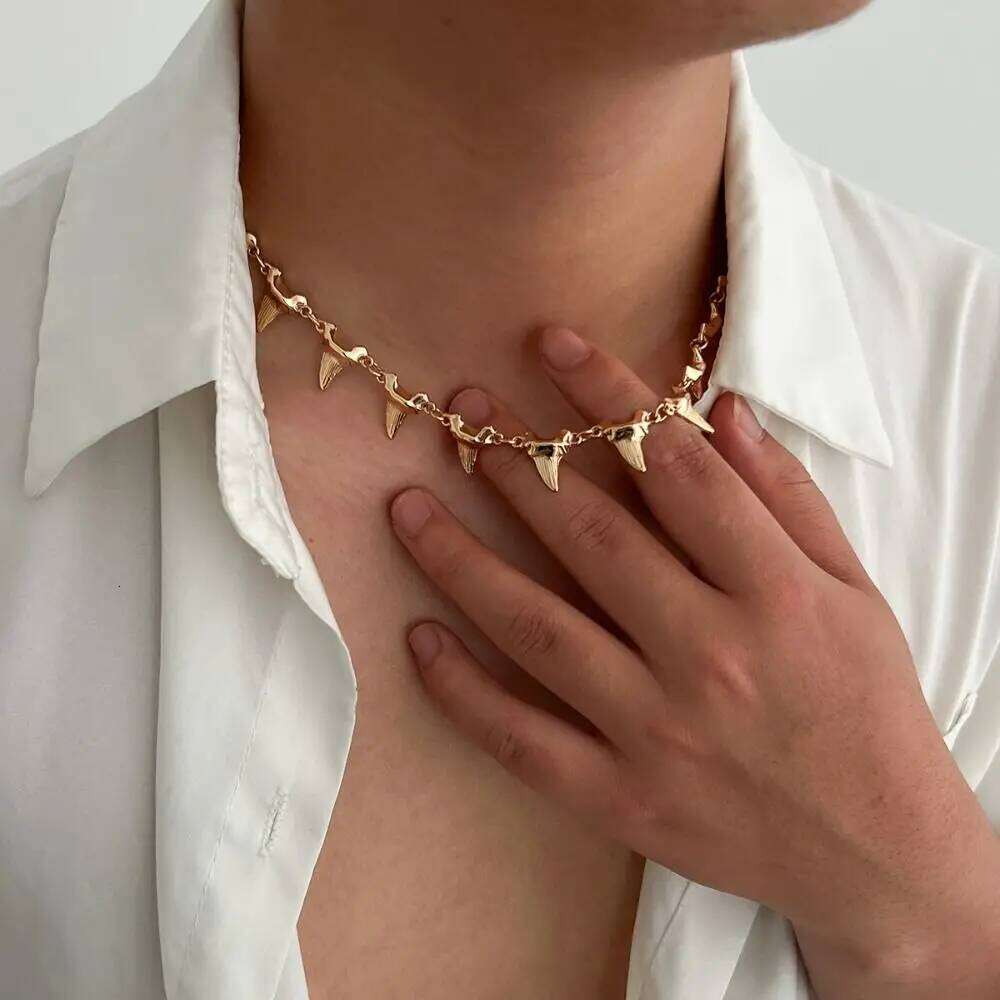 Irregular Rivet Spike Necklace Metal Streetwear Men Clavicle Chain Geometric Gold/silver Shark Teeth Pendant Man H260312