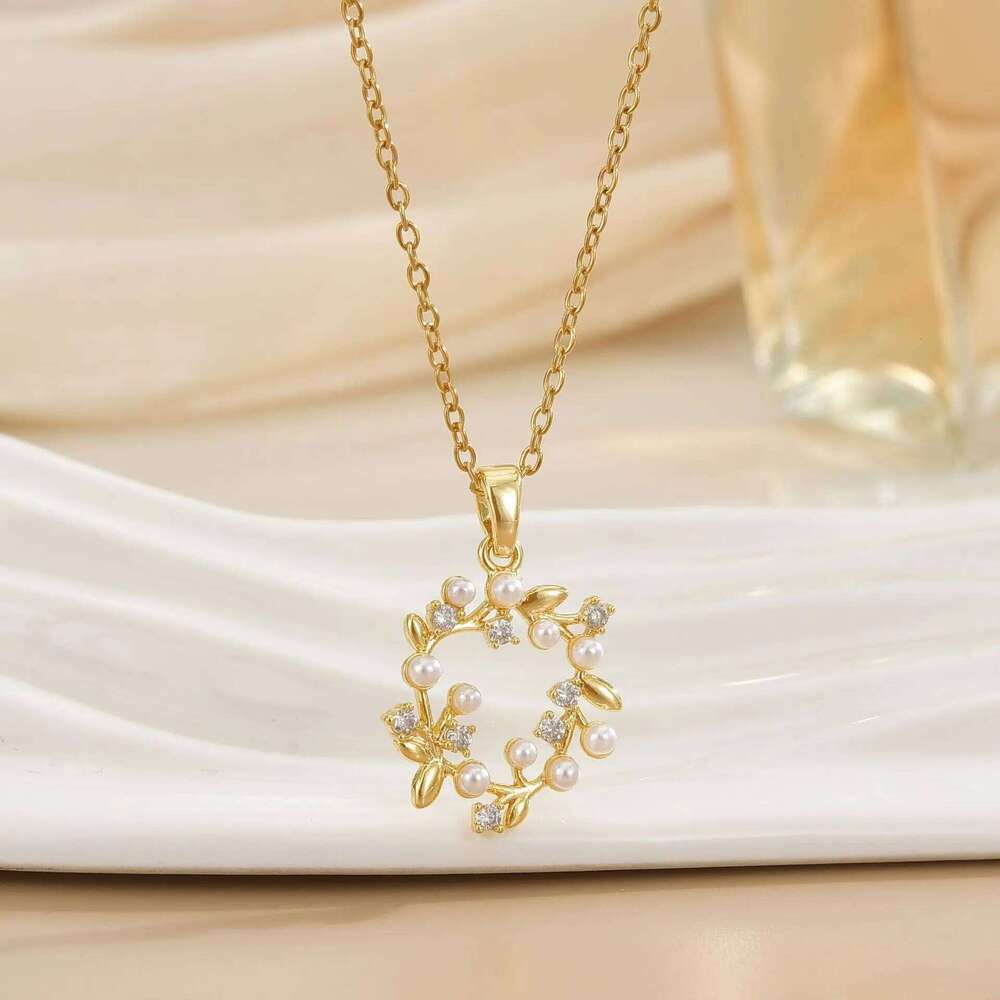 High-End Light Titanium Steel Necklace for Women, Niche Design, Trendy Pearl Clavicle Chain, Fashionable Versatile Accessory Wholesale H260312