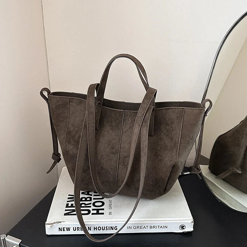 Light Solid PU Hasp Shoulder Bag for Women Commuting Frosted Leather Handbag 2026 Large Capacity Niche Tote Bags 260303