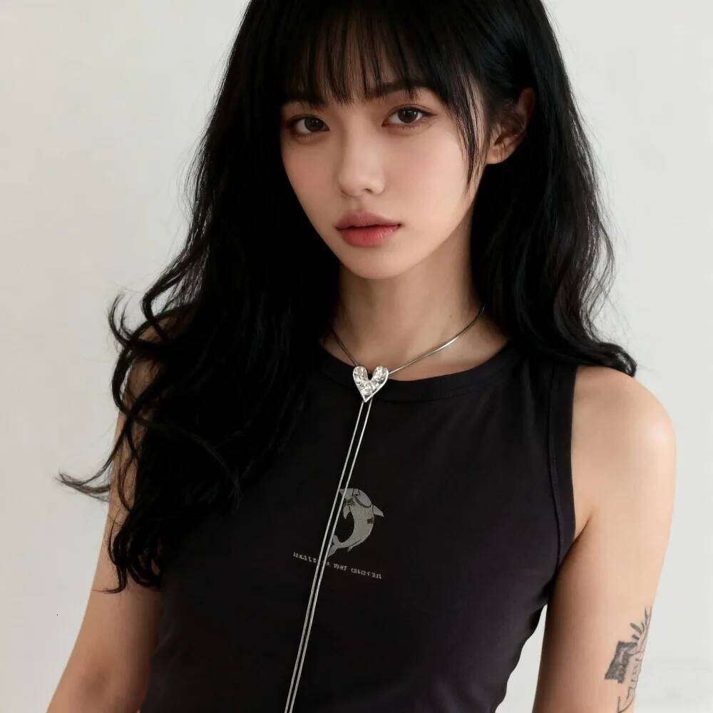 Liquid Metal Irregular Necklace Silver Heart Tassels Necklaces for Women New Trendy Personalized Clavicle Chain Jewerly H260312