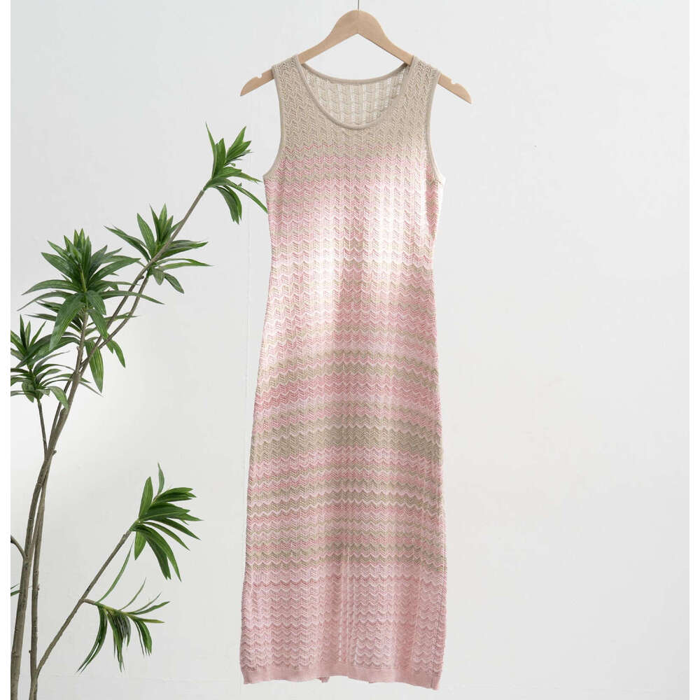 2026 Spring and Summer New French Gradient Knitted Sleeveless Dress with Gold Thread Designer