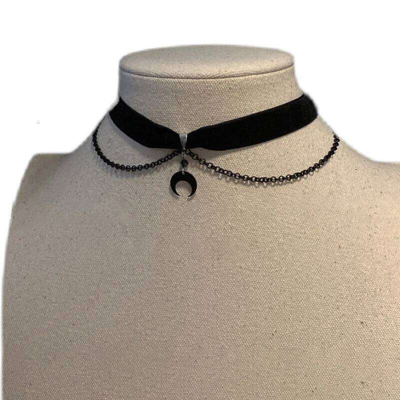 Korean-Inspired Goth Choker Necklace with Moon Pendant; Women's Vintage Clavicle Chain Accessory H260312